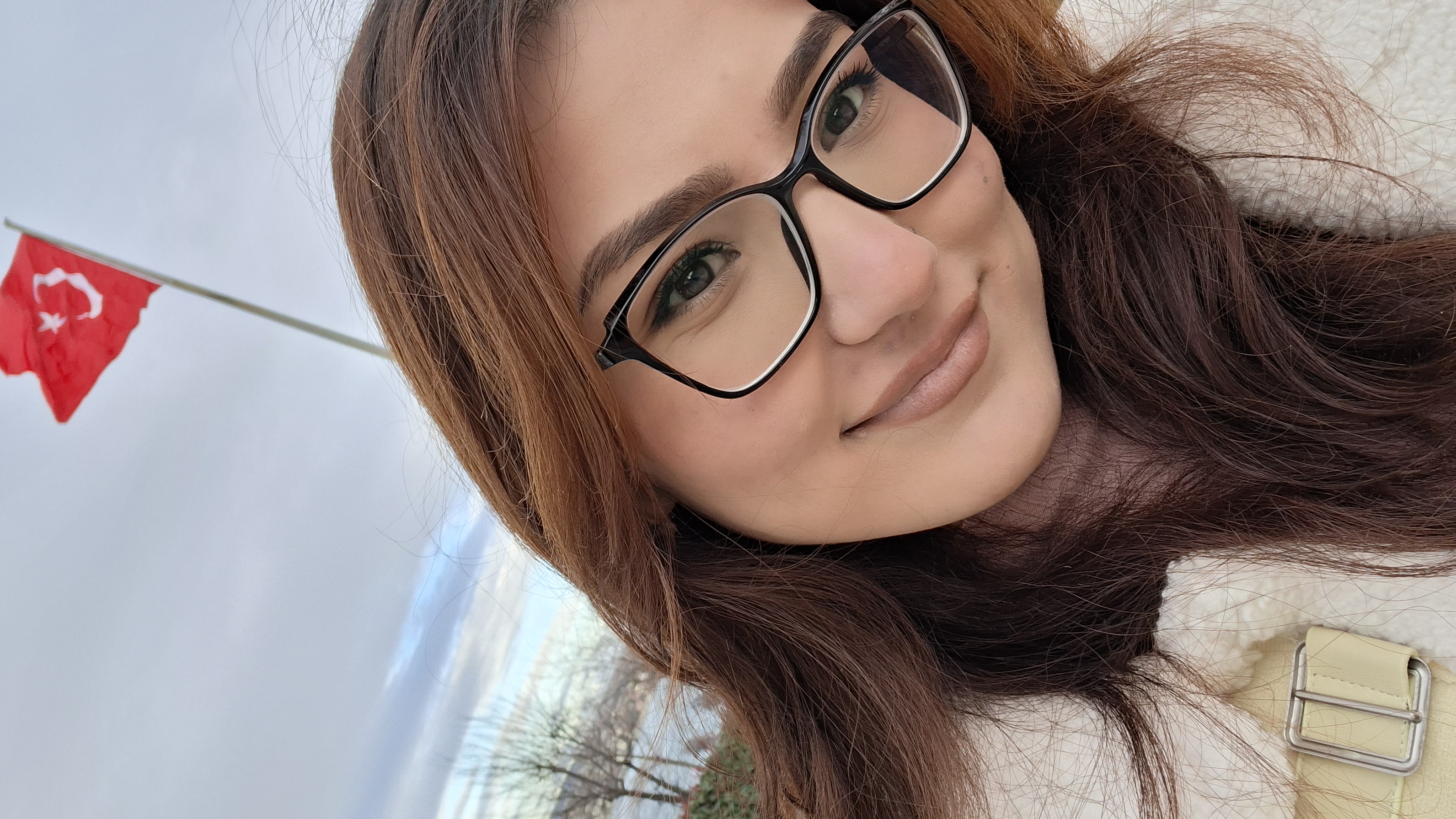 Nur Atjyyeva model fotoğrafı